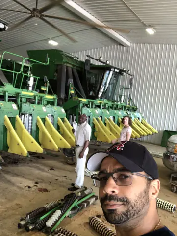 Visite de terrain sous serre — expérience YALI 2018 de Yoan Mboussou