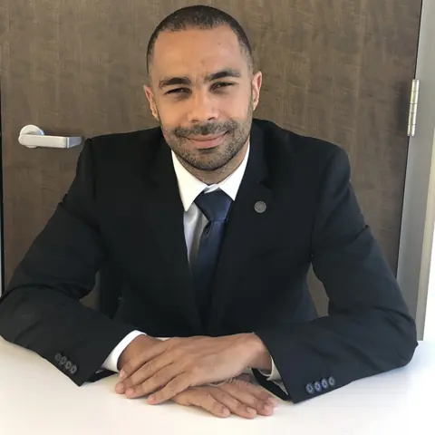 Portrait pendant le séjour — expérience YALI 2018 de Yoan Mboussou
